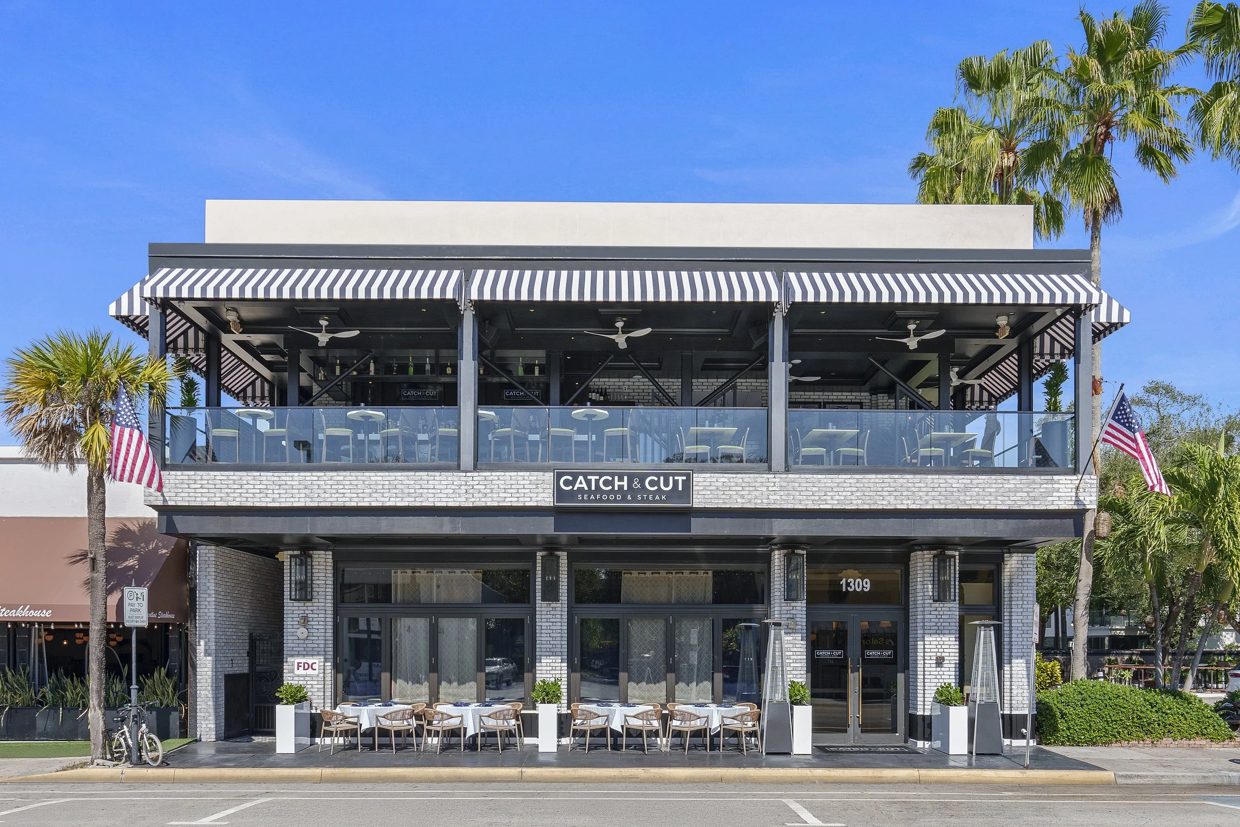 Catch & Cut Fort Lauderdale dining room on Las Olas Boulevard