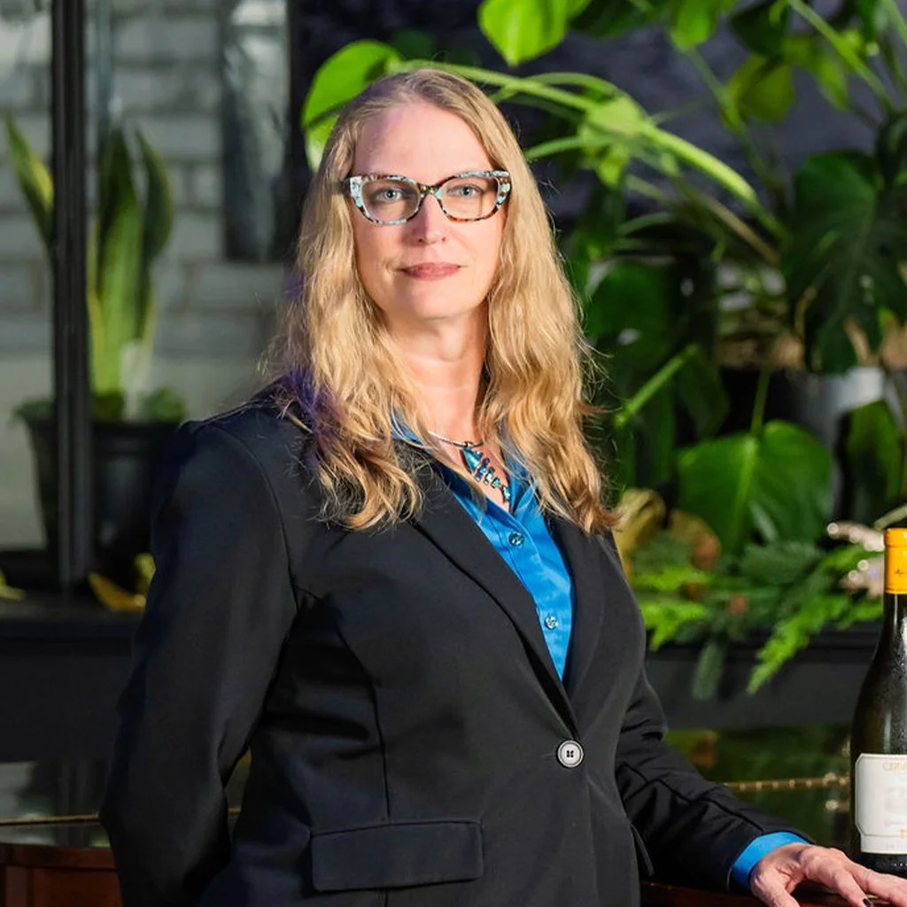 Sommelier-Led Wine Pairings for Groups Sommelier Natina Rocchio presenting the Catch & Cut wine program for a corporate group dinner in Fort Lauderdale (catchandcut.com)